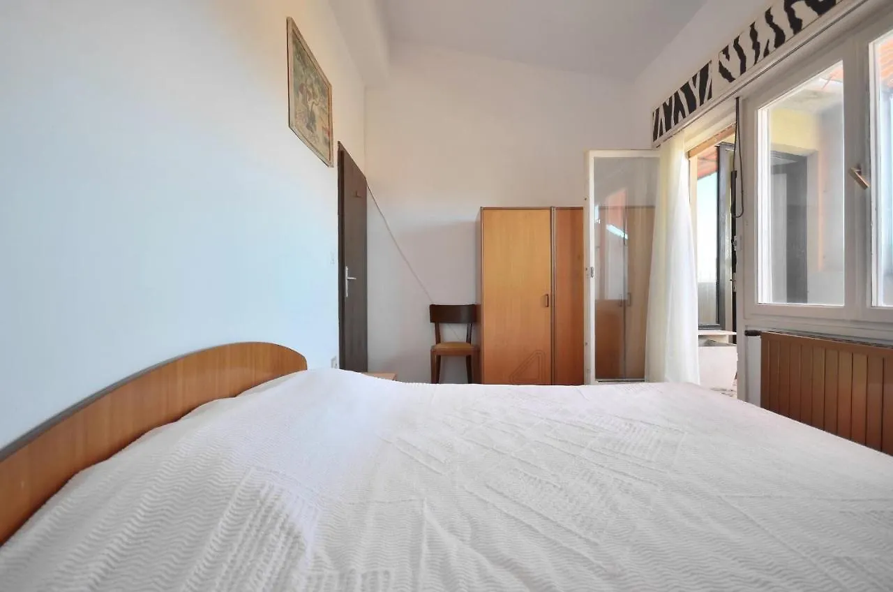 Big 80 M2 Apt With Balcony In The Heart Of Split Apartment