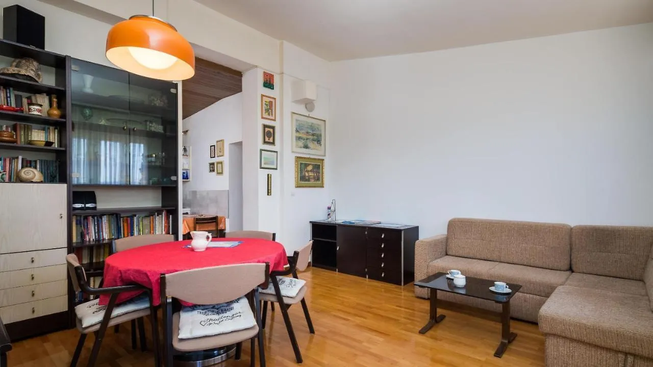 Big 80 M2 Apt With Balcony In The Heart Of Spalato Croazia
