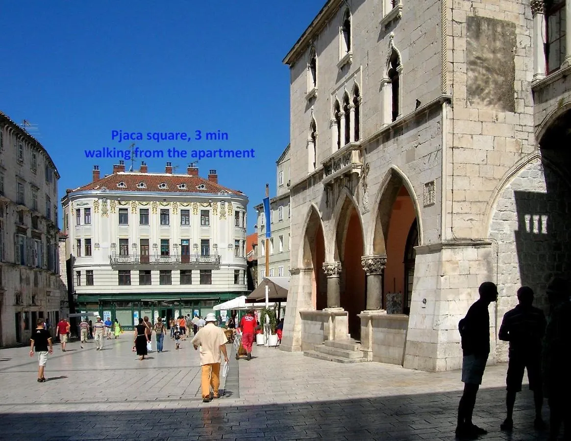 Big 80 M2 Apt With Balcony In The Heart Of Spalato